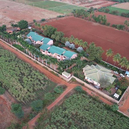 Krishna Heritage Resort Badami Buitenkant foto